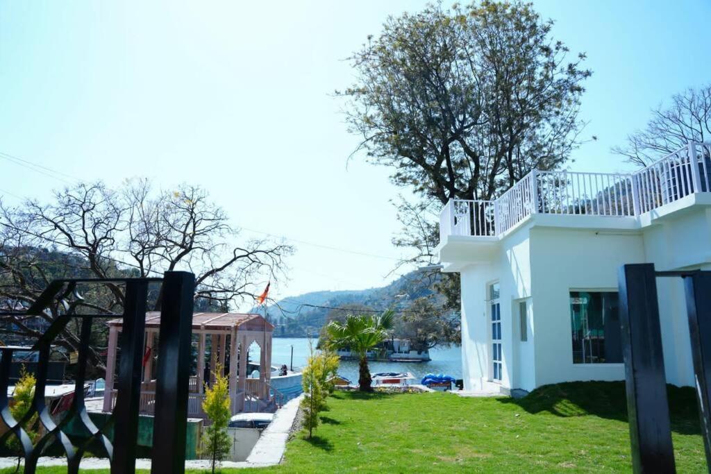 The Periwinkle Homestay Bhīm Tāl Exteriör bild