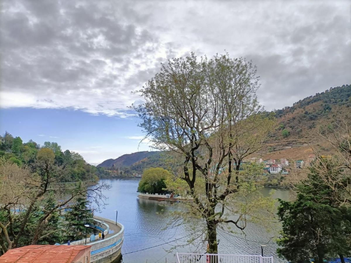 The Periwinkle Homestay Bhīm Tāl Exteriör bild