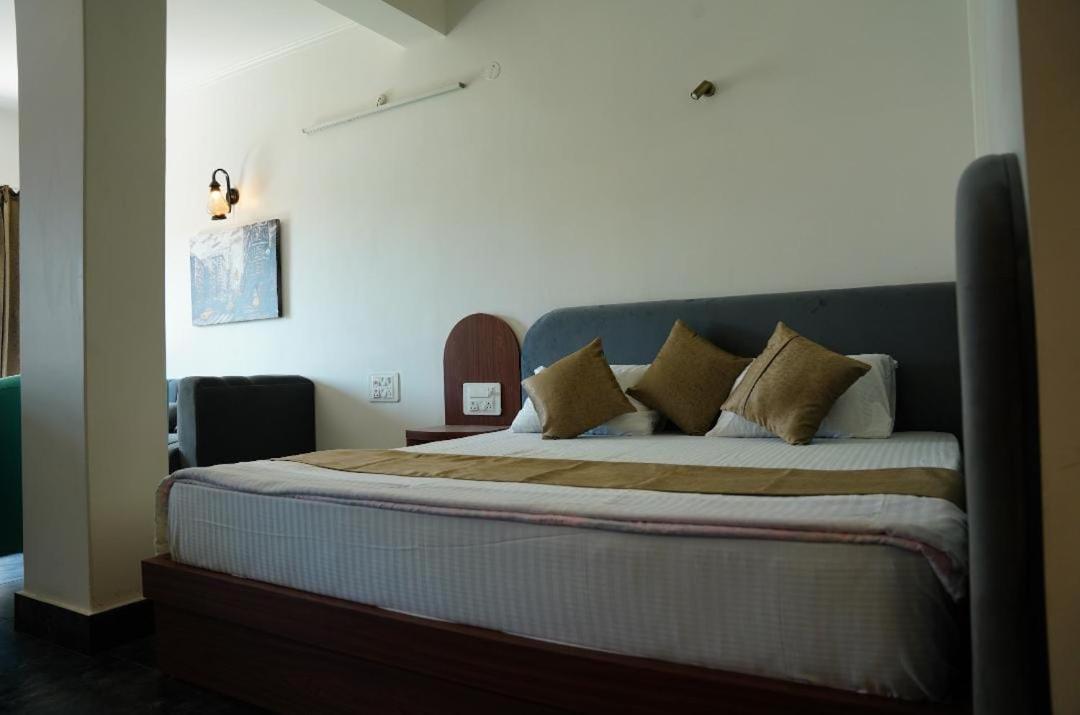 The Periwinkle Homestay Bhīm Tāl Exteriör bild