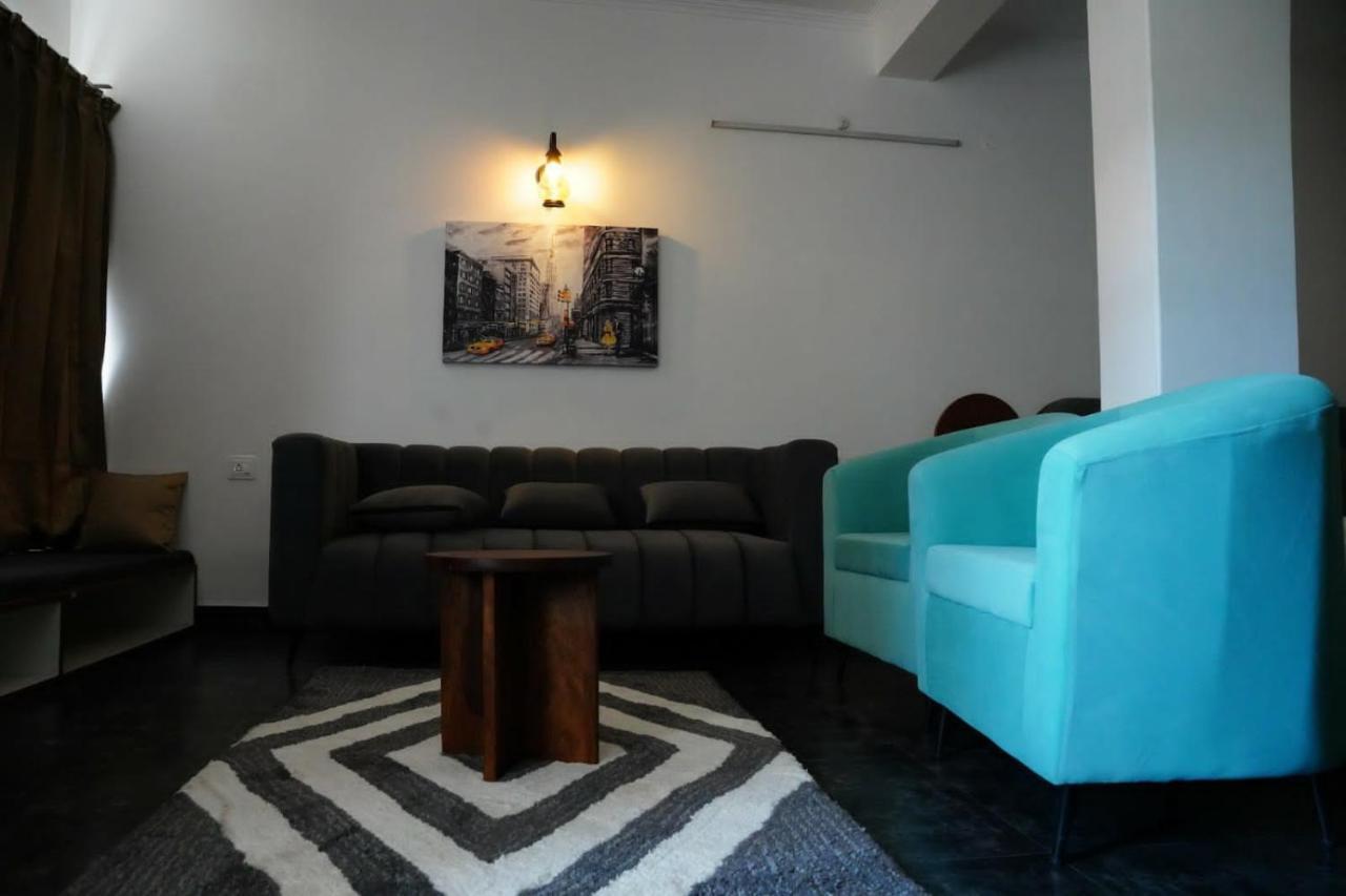 The Periwinkle Homestay Bhīm Tāl Exteriör bild