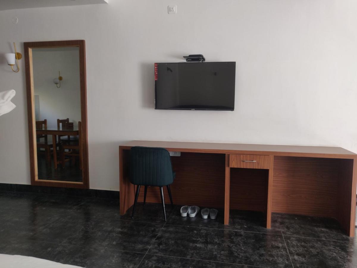 The Periwinkle Homestay Bhīm Tāl Exteriör bild