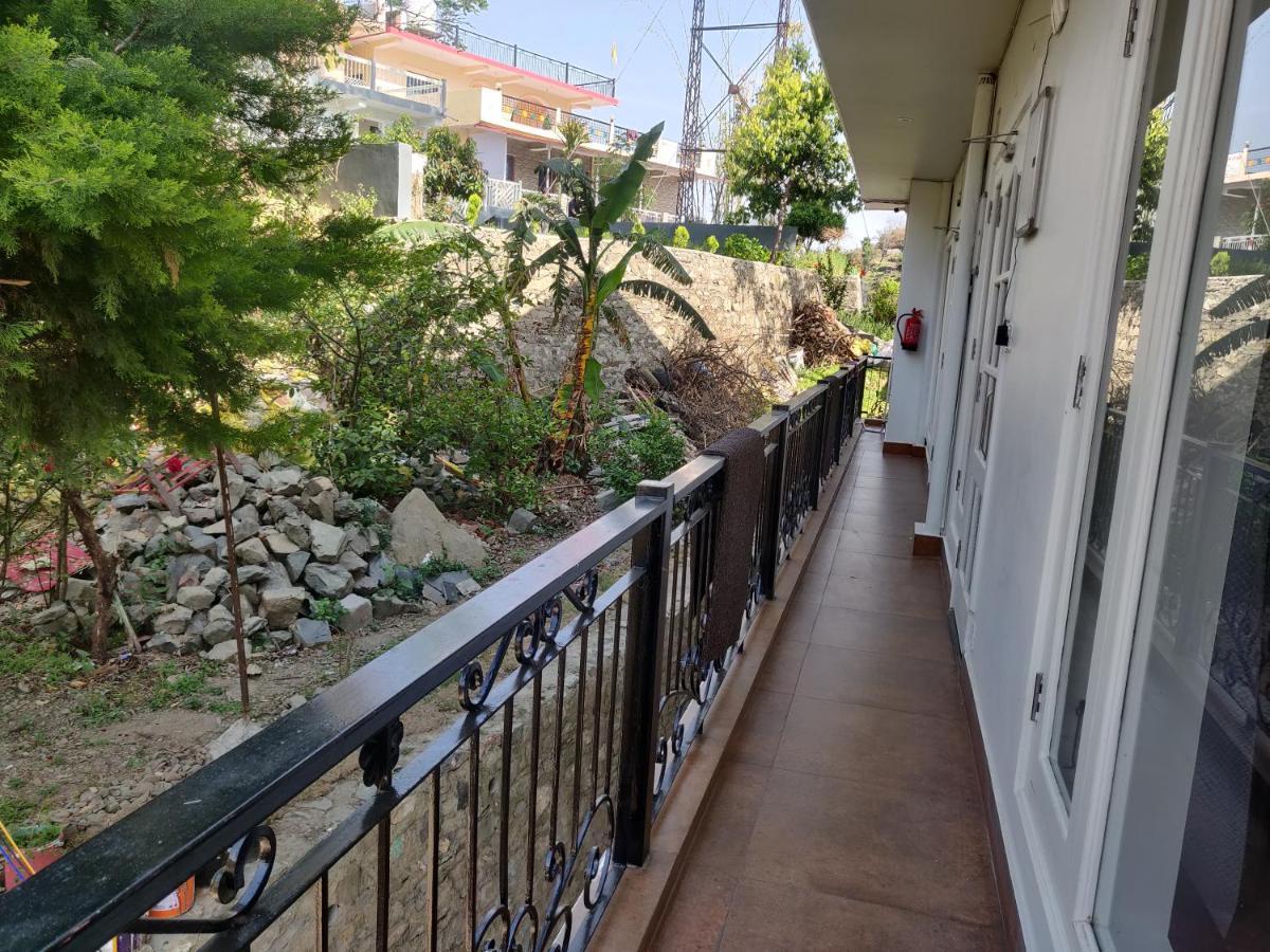 The Periwinkle Homestay Bhīm Tāl Exteriör bild