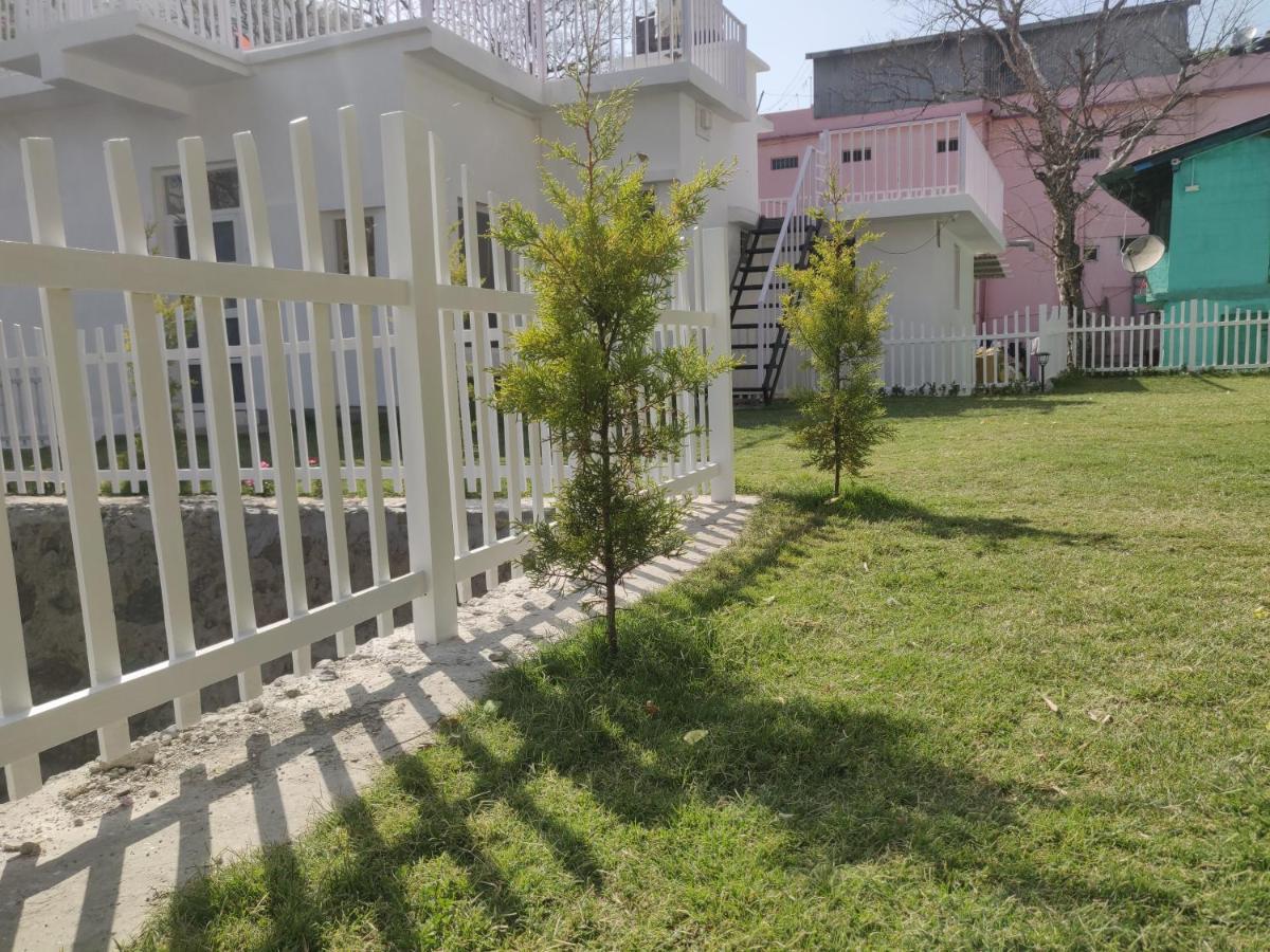 The Periwinkle Homestay Bhīm Tāl Exteriör bild