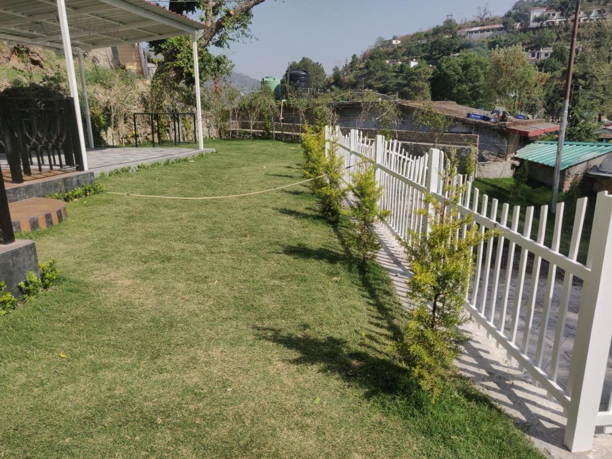 The Periwinkle Homestay Bhīm Tāl Exteriör bild